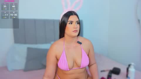 Snapshot of dulcehills_ chatting on October 22, 3:29 am online show from October 22, 3:29 am