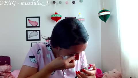 Snapshot of dulcemaria_alvarez22 chatting on December 20, 8:38 pm Dulce online show from December 20, 8:38 pm