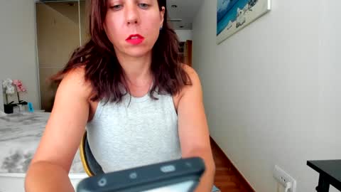 Snapshot of dulceys chatting on October 1, 9:48 am dulceyjohn online show from October 1, 9:48 am