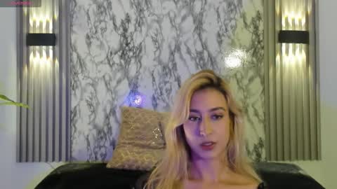 Snapshot of dulcinea_2 chatting on November 5, 7:03 pm dulcinea 2 online show from November 5, 7:03 pm