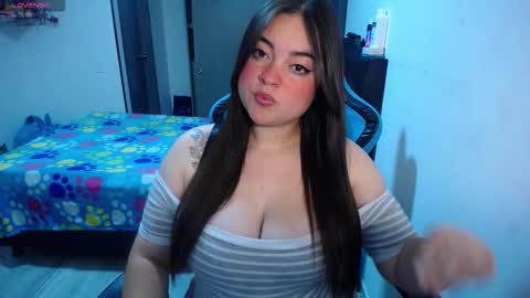 Snapshot of dumont_model chatting on February 2, 8:02 am Nicole online show from February 2, 8:02 am