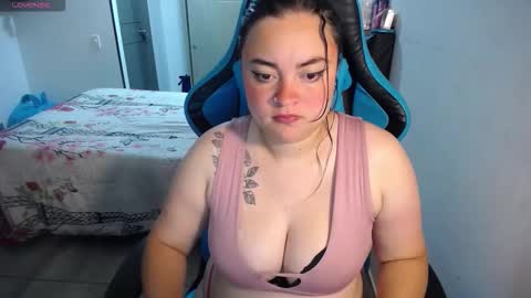 Snapshot of dumont_model chatting on February 11, 7:02 am Nicole online show from February 11, 7:02 am