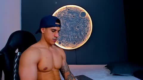 duran_dhikol1 online show from November 26, 3:29 am