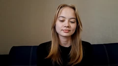 Snapshot of dustidickirson chatting on September 13, 11:10 am Alisa online show from September 13, 11:10 am