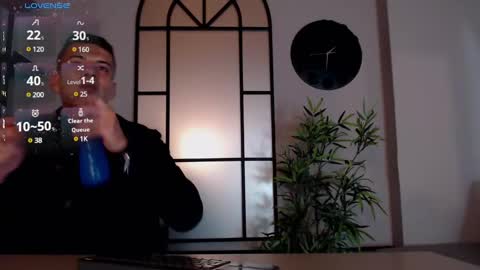 Snapshot of dustin_sonne chatting on January 10, 3:29 am Dustin Sonne online show from January 10, 3:29 am
