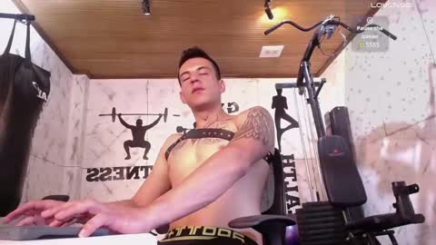 Snapshot of dustin_sonne chatting on January 25, 6:34 am Dustin Sonne online show from January 25, 6:34 am