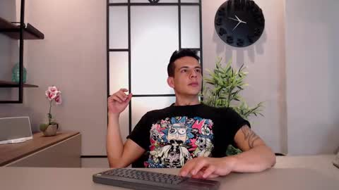 Snapshot of dustin_sonne chatting on February 5, 6:24 am Dustin Sonne online show from February 5, 6:24 am