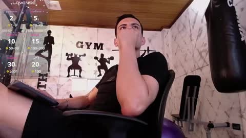 Snapshot of dustin_sonne chatting on February 27, 9:43 am Dustin Sonne online show from February 27, 9:43 am