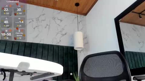 Snapshot of dustin_sonne chatting on February 28, 6:43 am Dustin Sonne online show from February 28, 6:43 am