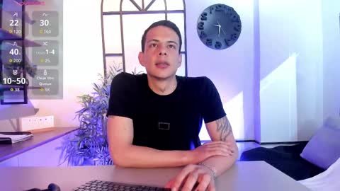 Snapshot of dustin_sonne chatting on September 24, 3:54 am Dustin Sonne online show from September 24, 3:54 am