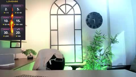 Snapshot of dustin_sonne chatting on October 13, 3:28 am Dustin Sonne online show from October 13, 3:28 am