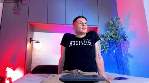 Dustin Sonne online show from December 21, 3:46 am