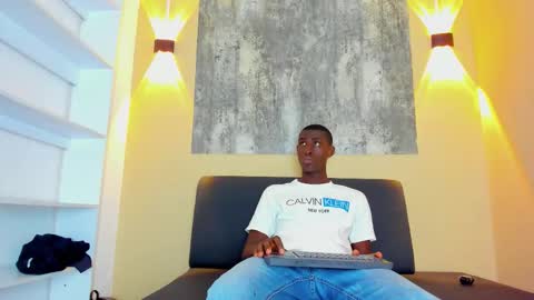 DUSTIN online show from December 16, 12:10 pm