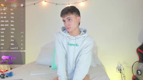 Snapshot of dustinlevine chatting on December 10, 2:05 am Dustin Levy online show from December 10, 2:05 am