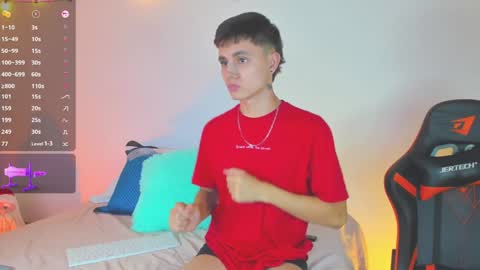 Snapshot of dustinlevine chatting on December 19, 1:28 am Dustin Levy online show from December 19, 1:28 am