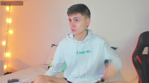 Snapshot of dustinlevine chatting on January 13, 1:02 am Dustin Levy online show from January 13, 1:02 am