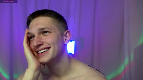 Dustyn online show from December 30, 7:48 am