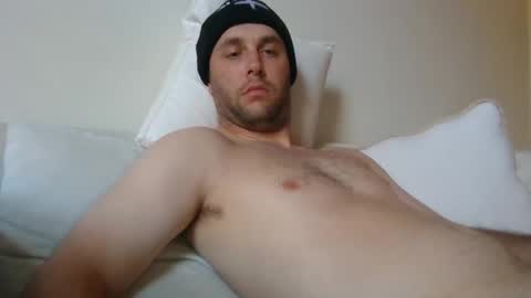 Snapshot of dustyroy09 chatting on December 12, 6:25 am dustyroy09 online show from December 12, 6:25 am