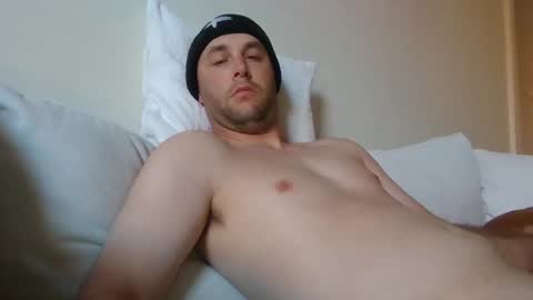 Snapshot of dustyroy09 chatting on January 1, 10:03 pm dustyroy09 online show from January 1, 10:03 pm