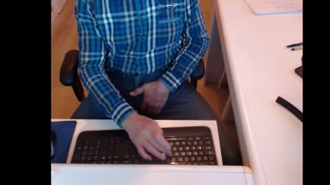 dutchpornking2 online show from January 16, 7:49 am