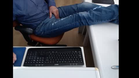 dutchpornking2 online show from October 1, 12:00 pm