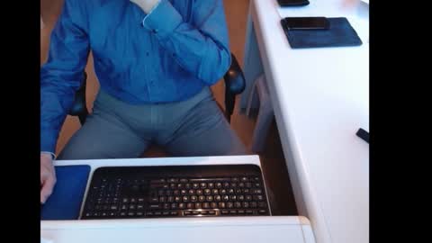 dutchpornking2 online show from March 26, 7:36 am