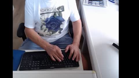 Snapshot of dutchpornking2 chatting on July 12, 7:21 am dutchpornking2 online show from July 12, 7:21 am