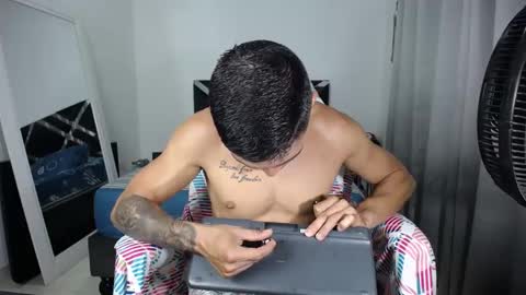 Snapshot of duvian_20 chatting on March 4, 1:55 am Duvian online show from March 4, 1:55 am