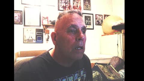 Snapshot of dwinmontana chatting on May 17, 5:05 am dwinmontana online show from May 17, 5:05 am