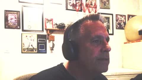 Snapshot of dwinmontana chatting on August 2, 5:39 am dwinmontana online show from August 2, 5:39 am