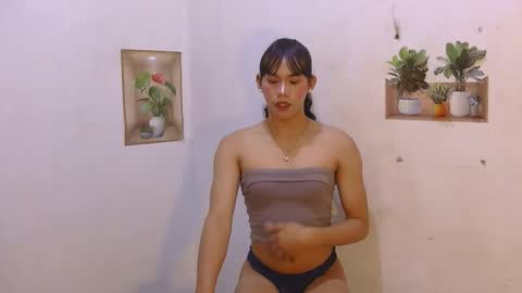 Snapshot of dy_namite chatting on April 25, 6:16 pm dy_namite online show from April 25, 6:16 pm