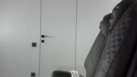 Snapshot of dyafirst chatting on October 26, 10:32 am Dya online show from October 26, 10:32 am