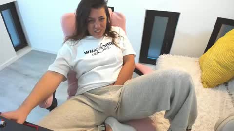 dayana online show from November 22, 5:17 am