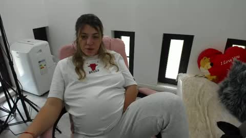 Snapshot of dyanakaylin chatting on June 2, 5:09 am dayana online show from June 2, 5:09 am