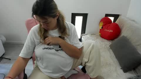 Snapshot of dyanakaylin chatting on June 4, 5:13 am dayana online show from June 4, 5:13 am