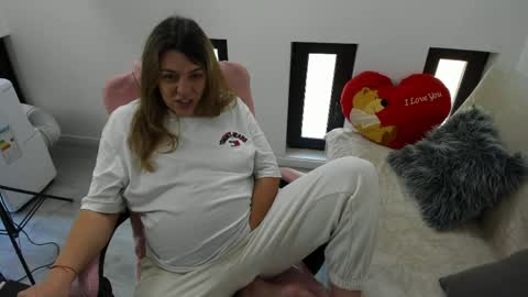 Snapshot of dyanakaylin chatting on June 6, 5:23 am dayana online show from June 6, 5:23 am