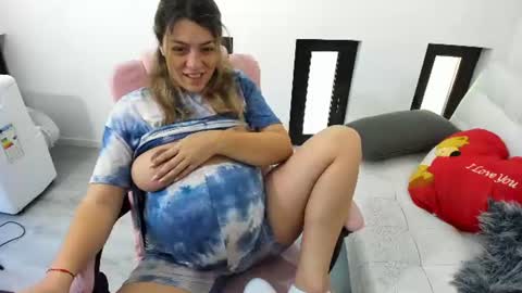 Snapshot of dyanakaylin chatting on June 11, 4:21 am dayana online show from June 11, 4:21 am