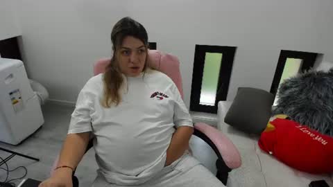 Snapshot of dyanakaylin chatting on June 12, 5:06 am dayana online show from June 12, 5:06 am