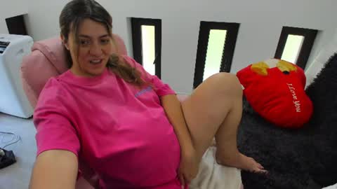 Snapshot of dyanakaylin chatting on June 18, 4:46 am dayana online show from June 18, 4:46 am