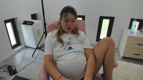 Snapshot of dyanakaylin chatting on July 16, 5:46 am dayana online show from July 16, 5:46 am