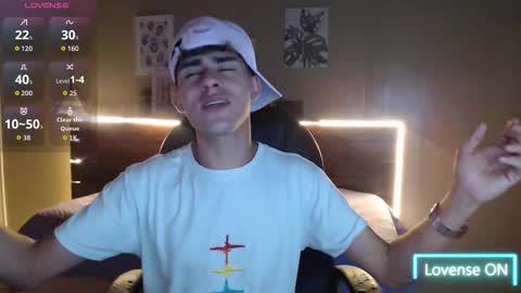 dyla_n18_ online show from November 20, 8:19 pm