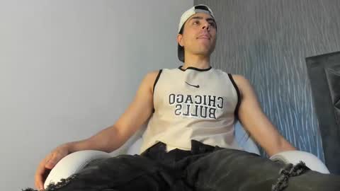 Dylan online show from October 4, 11:19 am