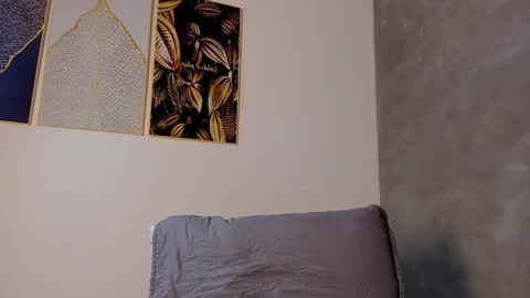 Dylan online show from December 4, 11:19 am