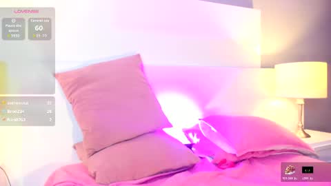 Snapshot of dylan_katee chatting on May 15, 11:34 pm Dylan and Katte online show from May 15, 11:34 pm