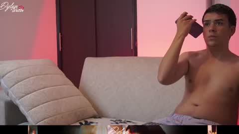 Snapshot of dylan_katelive chatting on June 26, 12:26 am dylan kate Live online show from June 26, 12:26 am