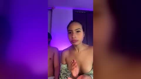 Snapshot of dylan_katelive chatting on July 28, 12:51 am dylan kate Live online show from July 28, 12:51 am