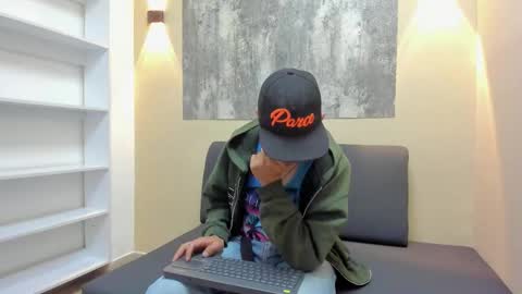 DYLAN online show from October 16, 7:48 pm