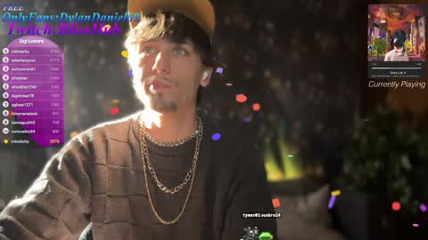 Snapshot of dylandaniel69 chatting on December 11, 9:12 pm Dylan Daniel 7.8 online show from December 11, 9:12 pm