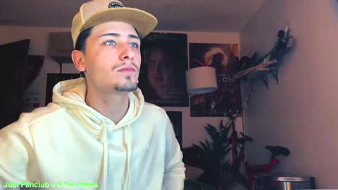 Snapshot of dylandaniel69 chatting on February 10, 8:00 pm Dylan Daniel 7.8 online show from February 10, 8:00 pm