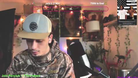 Snapshot of dylandaniel69 chatting on March 7, 2:12 pm Dylan Daniel 7.8 online show from March 7, 2:12 pm